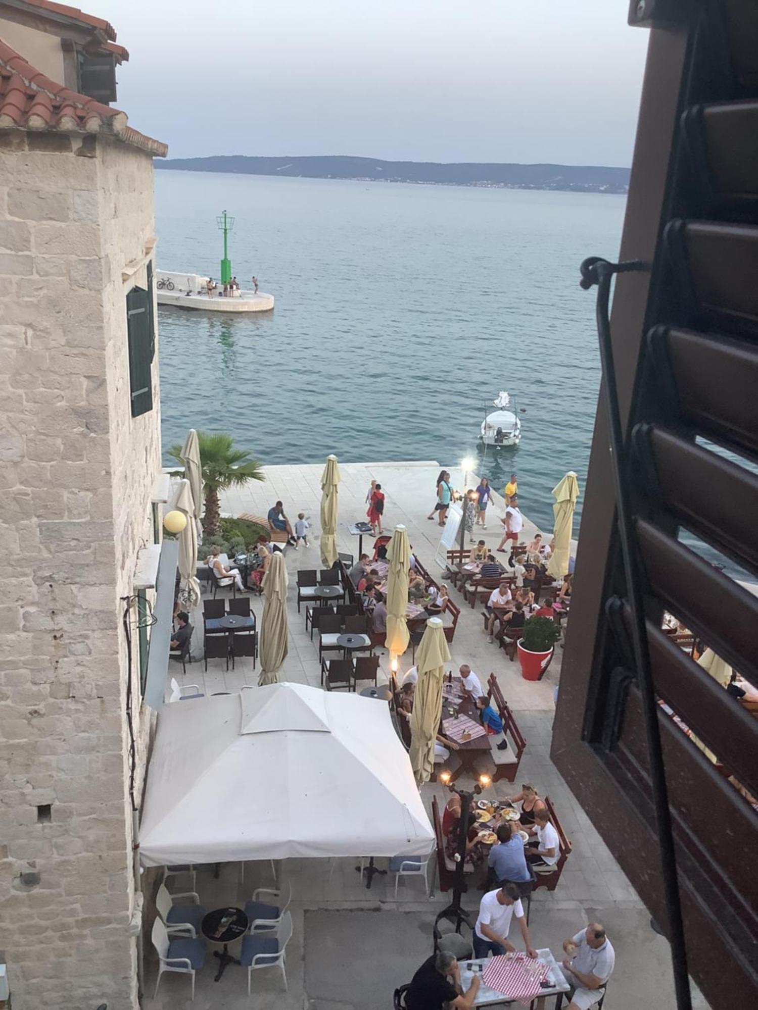 Portside Apartment Kaštela Kültér fotó