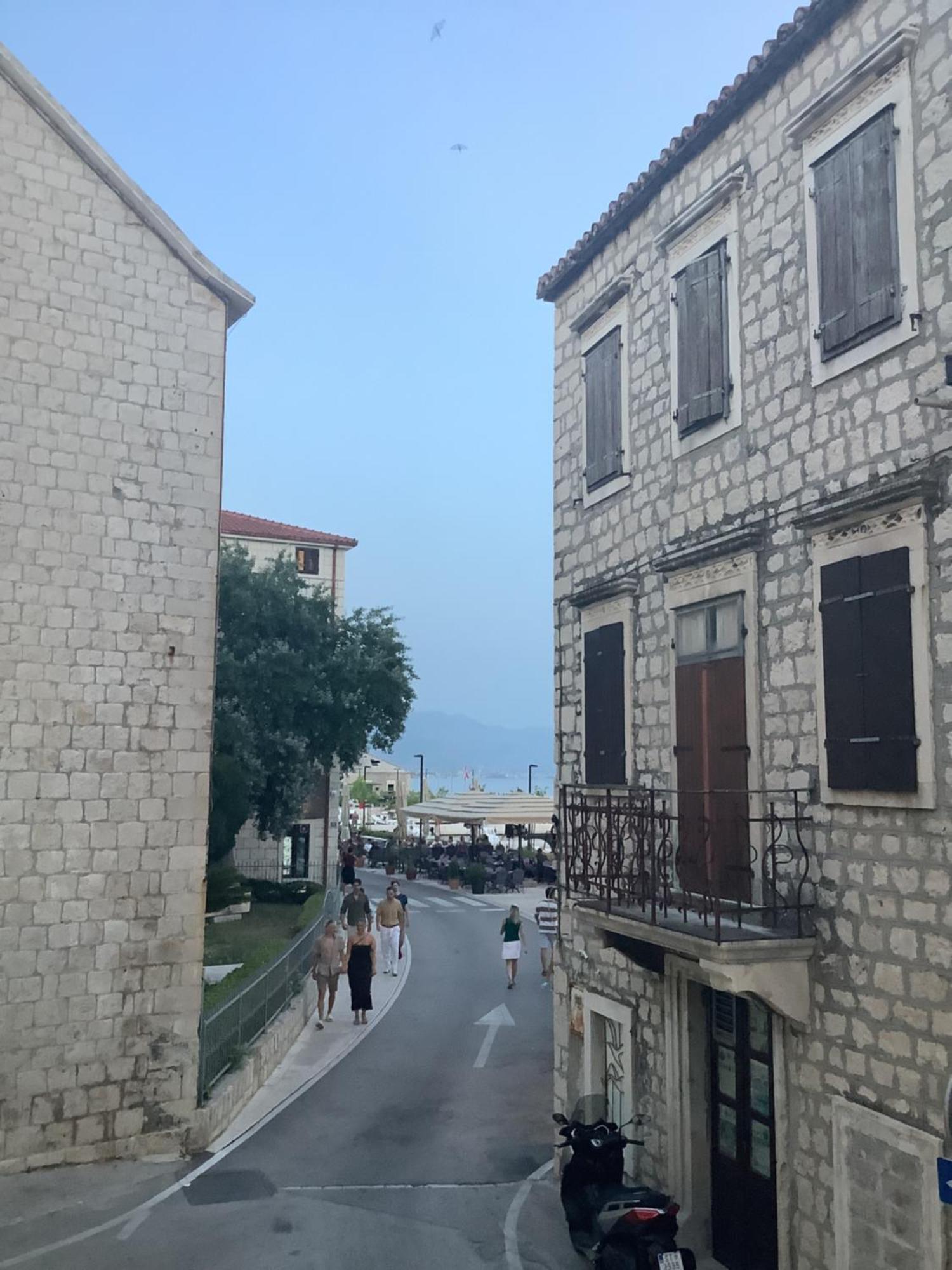 Portside Apartment Kaštela Kültér fotó
